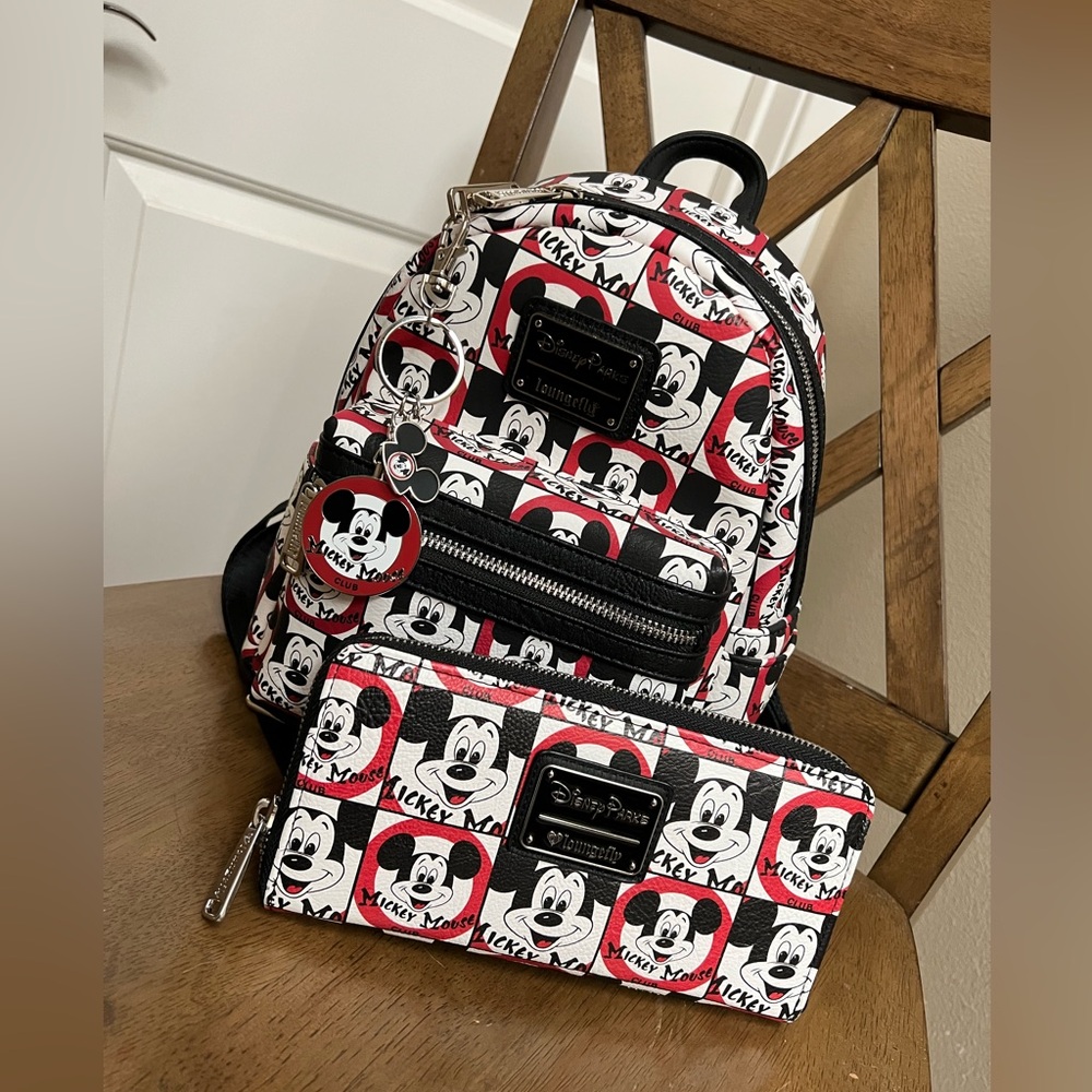 Loungefly Mickey Mouse Backpack/Wallet - Picture 5 of 12